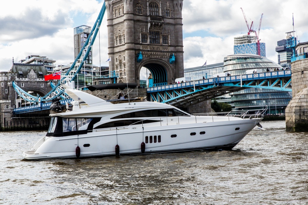 PRINCESS 67 FLYBRIDGE