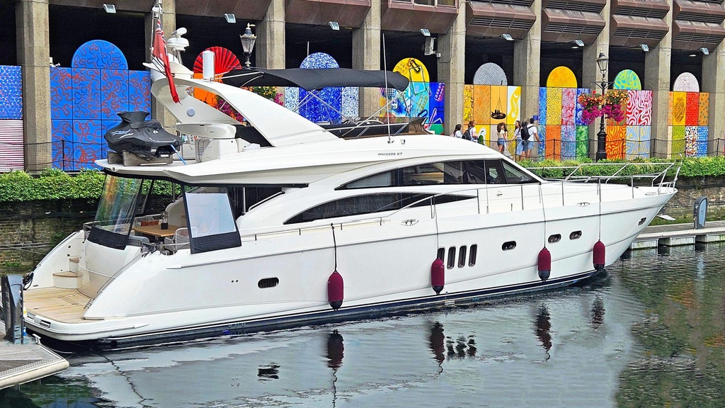 PRINCESS 67 FLYBRIDGE